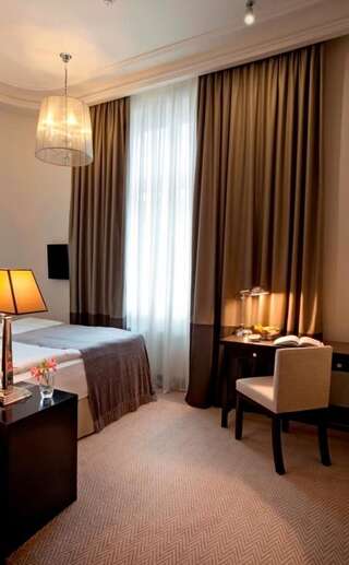 Отель Astoria Hotel Львов Классический двухместный номер с 1 кроватью или 2 отдельными кроватями-23